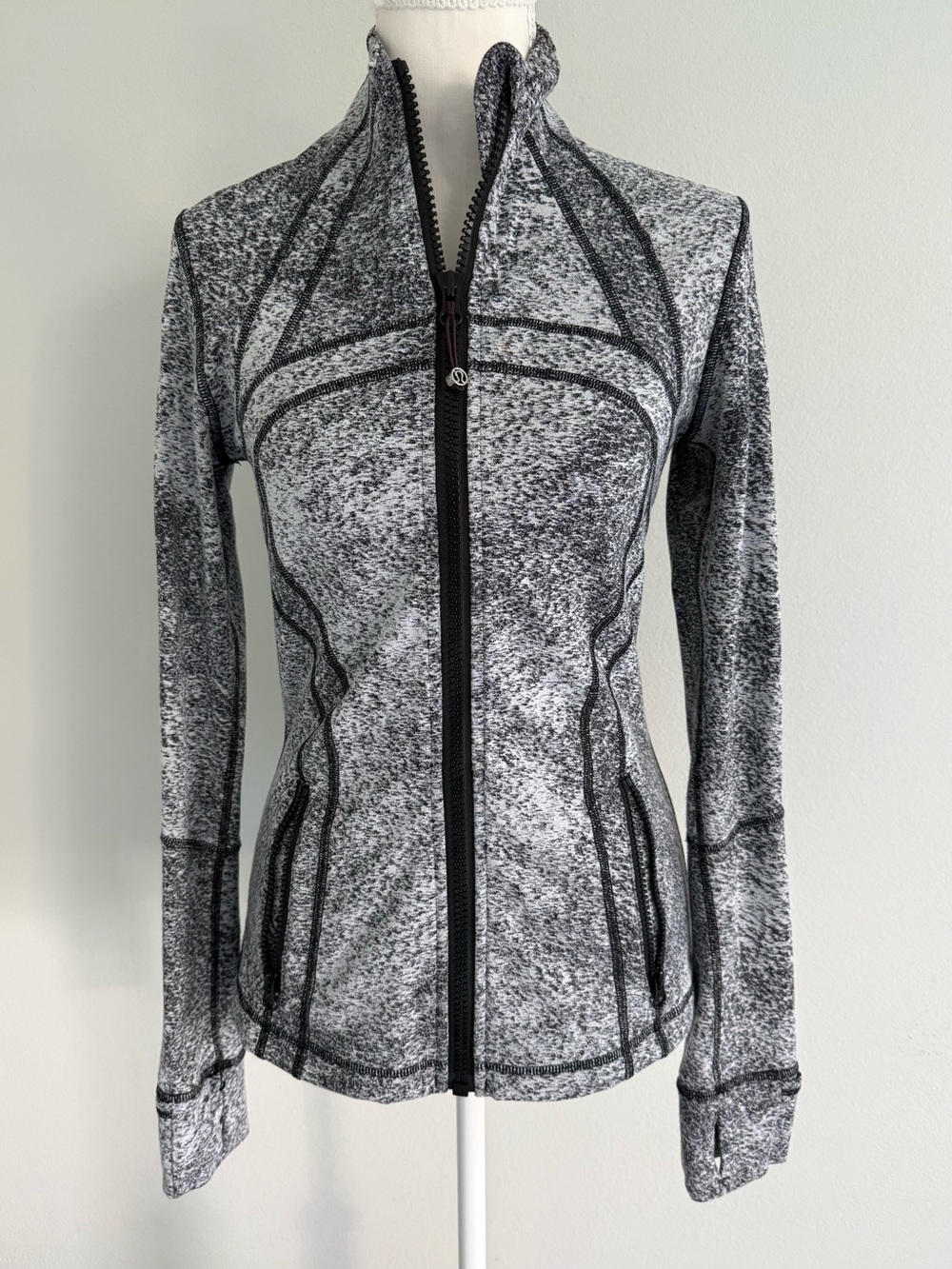 lululemon Define Jacket, Luon Spray Jacquard White Black, Size 6